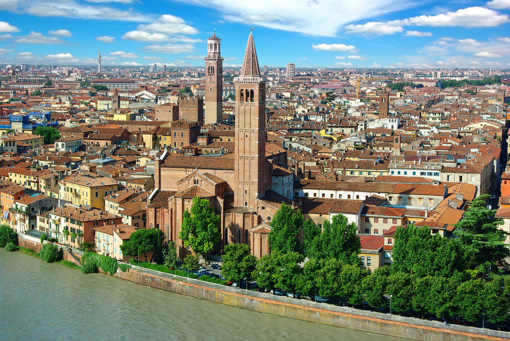 Verona v Italijii, mesto, fotografirano iz zraka