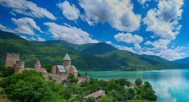 Ananuri-fortress-kazbegi-tour-Georgia