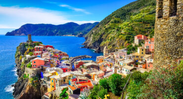 Scenic,View,Of,Colorful,Village,Vernazza,And,Ocean,Coast,In
