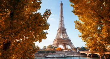 Seine,In,Paris,With,Eiffel,Tower,In,Autumn,Time