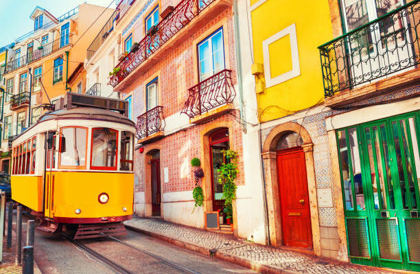 Lizbona tramvaj @shutterstock