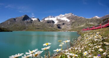 Bernina Express am Lago Bianco