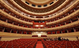 Wien_-_Staatsoper,_Zuschauerraum