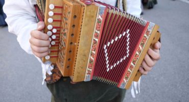 harmonika-diatonična©Shutterstock